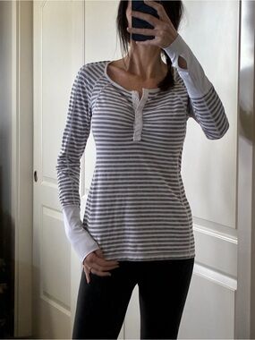 Lululemon top 🌿